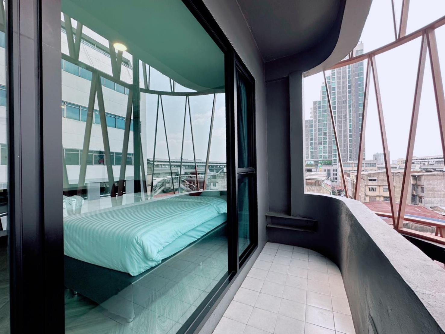 14 Sathorn Hotel No-Parking Bangkok Exteriör bild